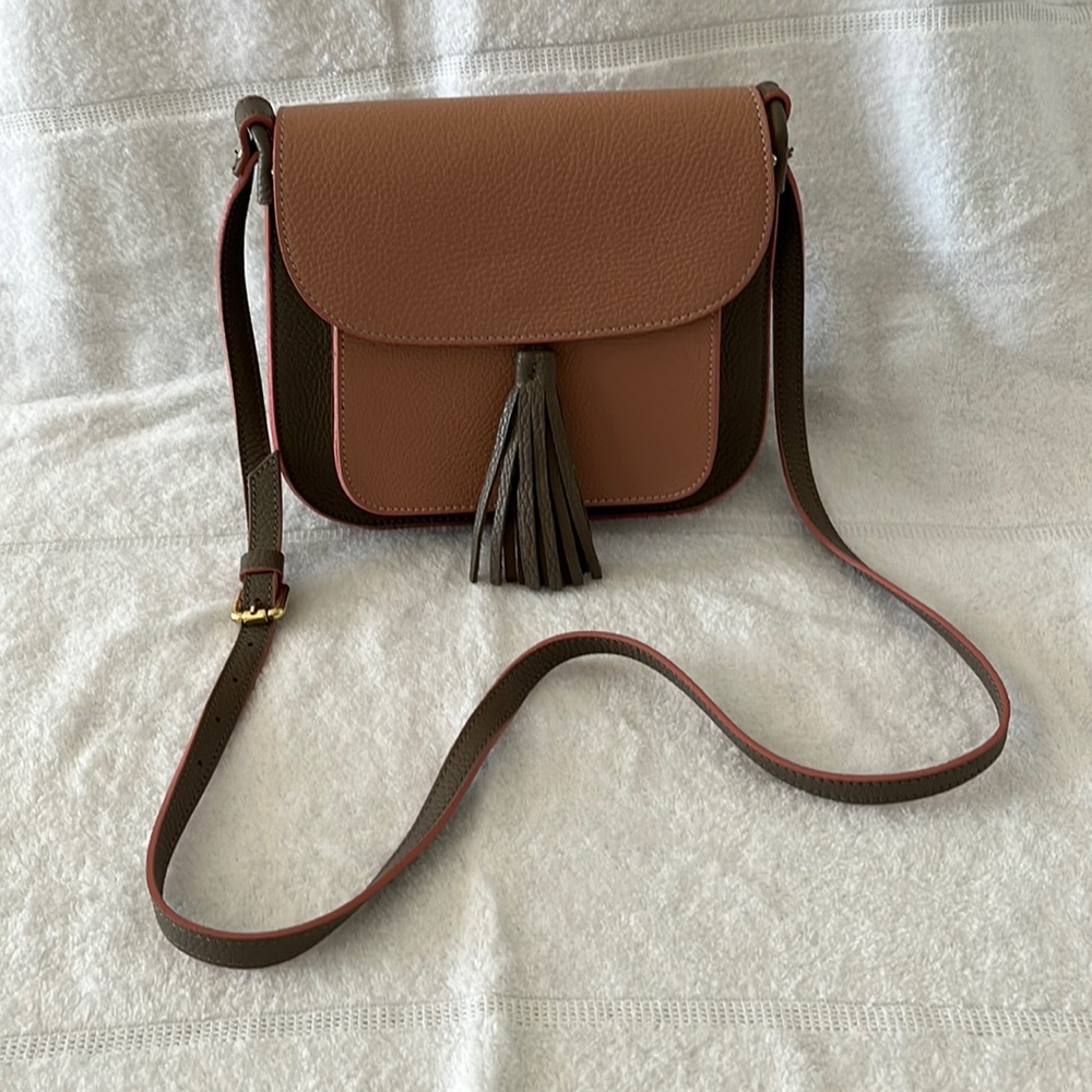 Cuir Rose leather handbag. Made in Italy. Gray and pink with a tassel